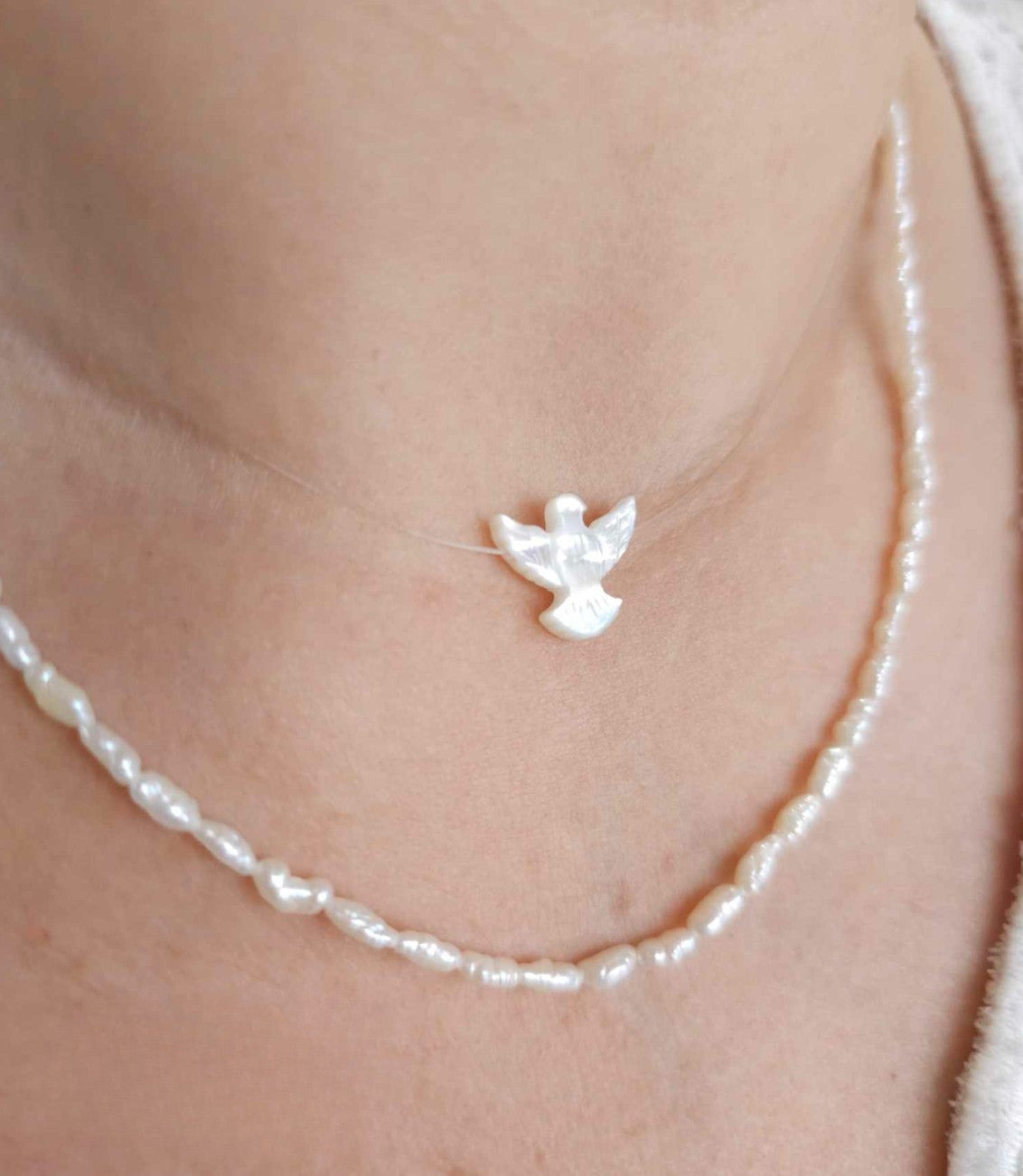 Colar com Espírito Santo em Madrepérola – Fio de Nylon