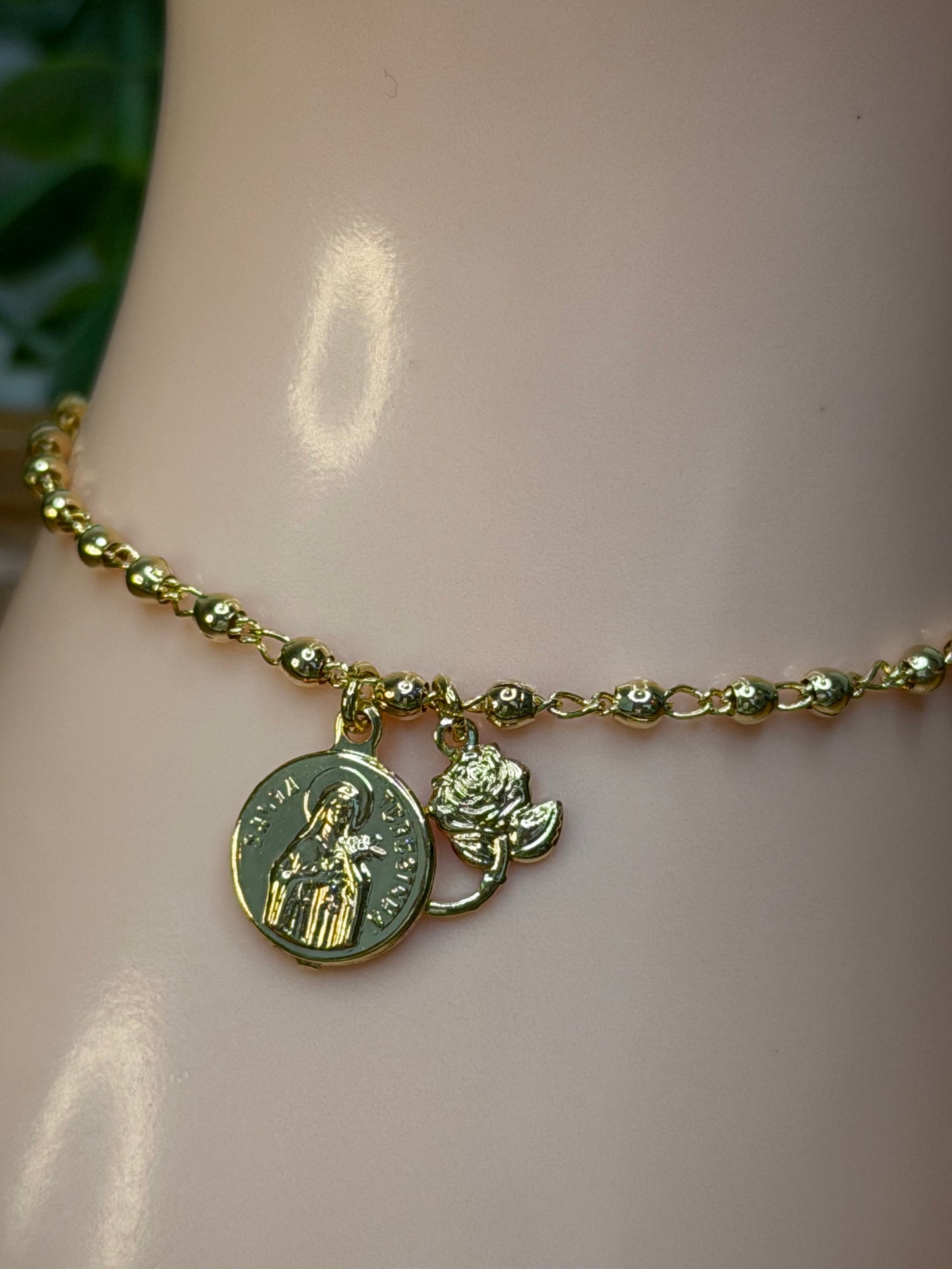 Pulseira Santa Teresinha – Chuva de Rosas
