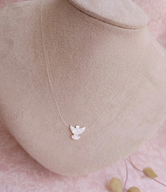 Necklace with Holy Spirit in Mother of Pearl – Nylon Thread