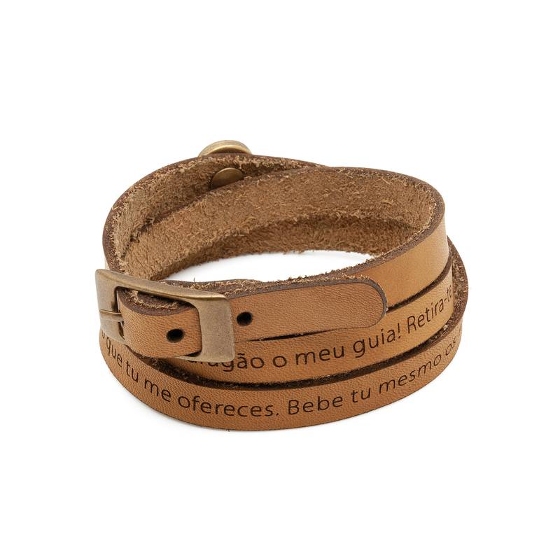 Pulseira de Couro Caramelo – Oração de São Bento
