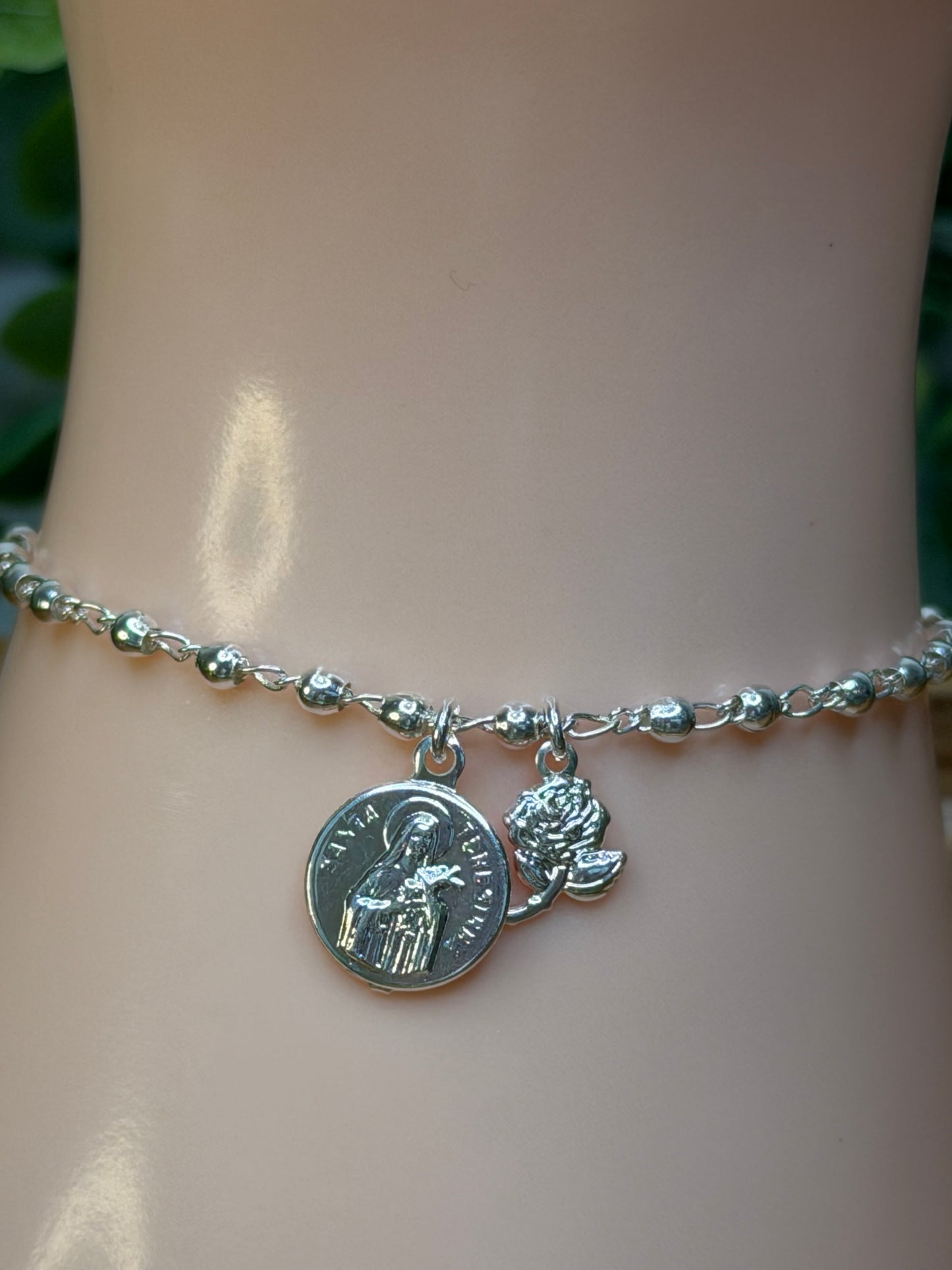 Pulseira Santa Teresinha – Chuva de Rosas