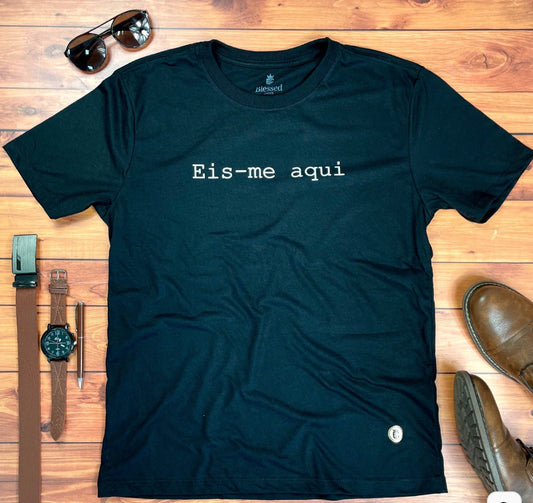 Camiseta Masculina Preta Eis-me Aqui