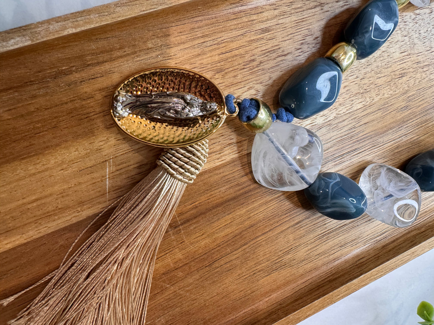 Collar de mesa de Nuestra Señora