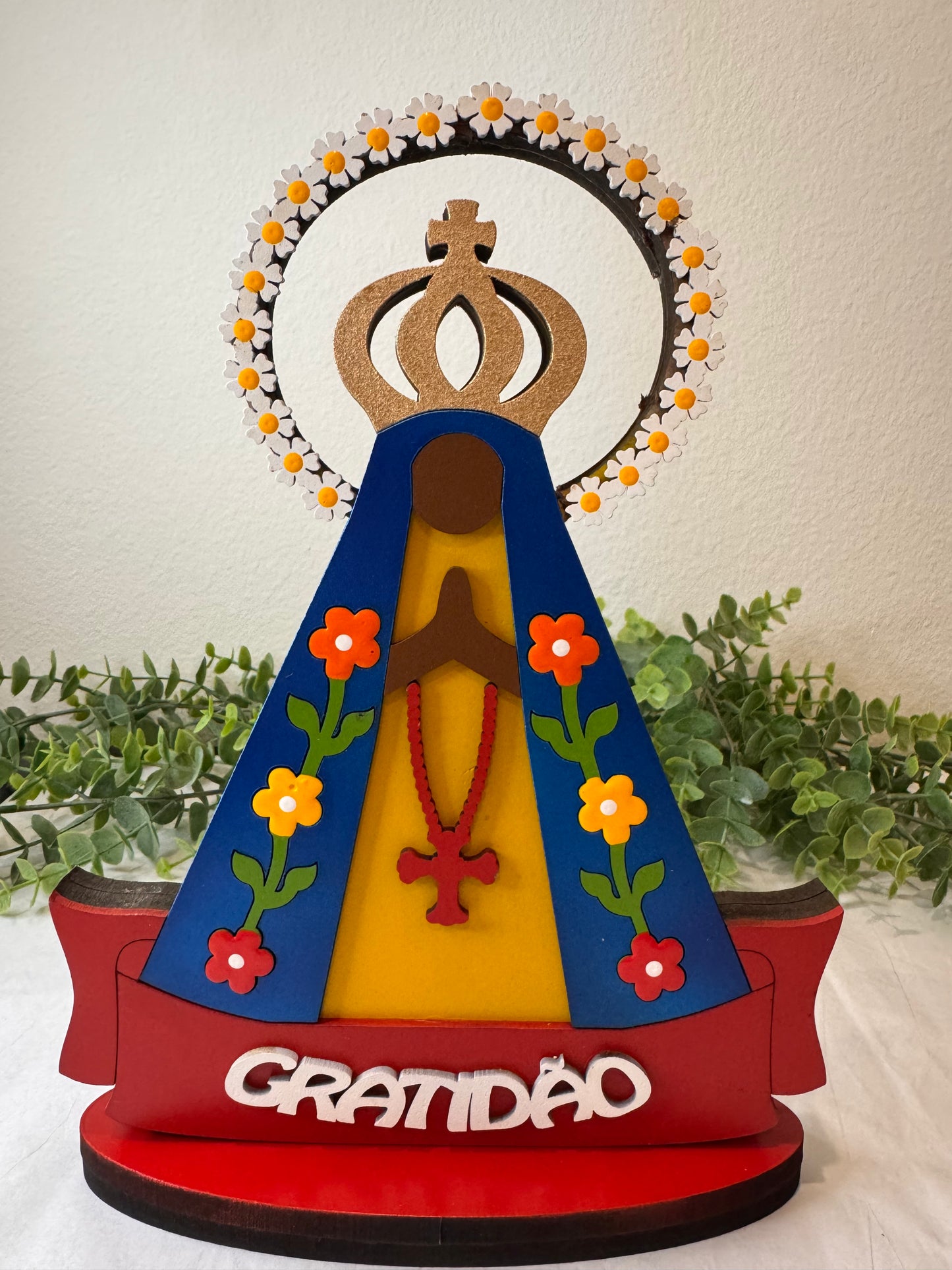 Nossa Senhora Aparecida com Esplendor Floral Branco – “Gratidão”