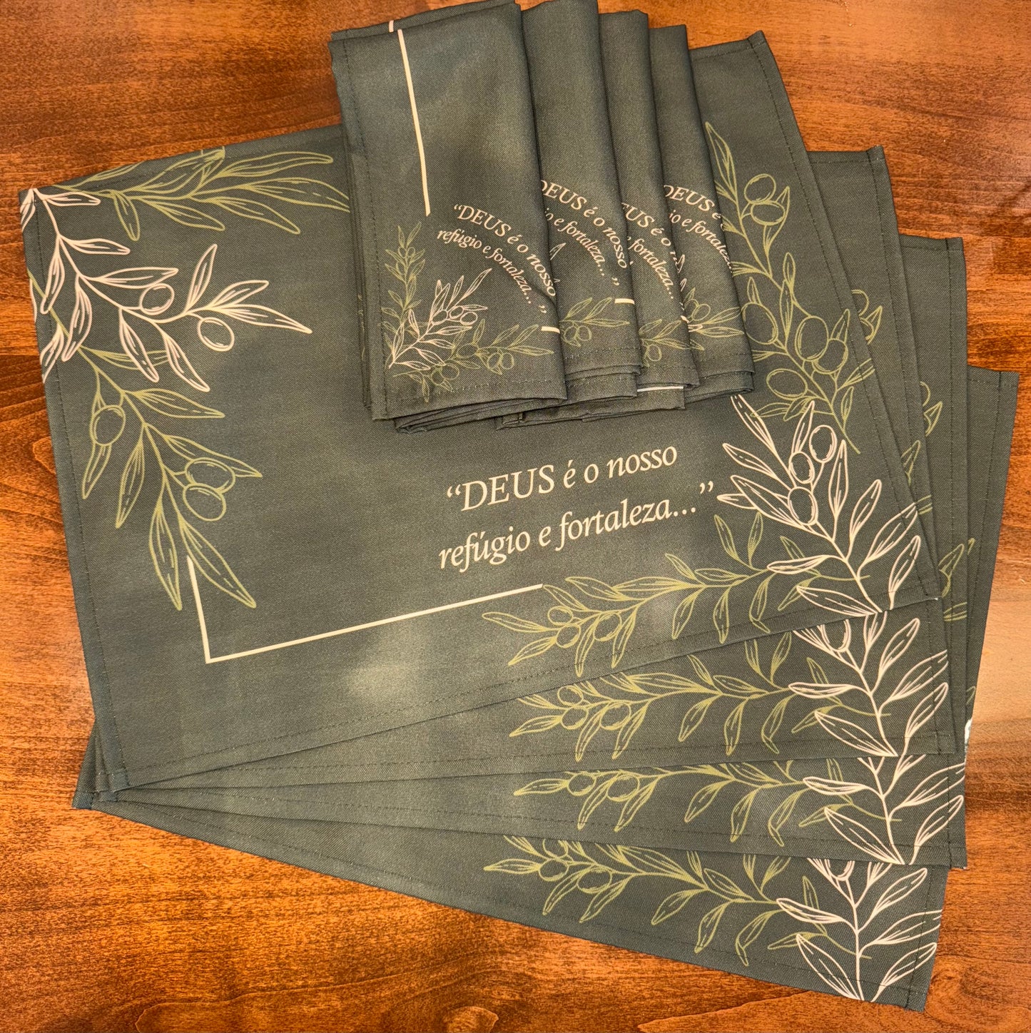 Religious Placemat – Kit with 4 Placemats + 4 Napkins