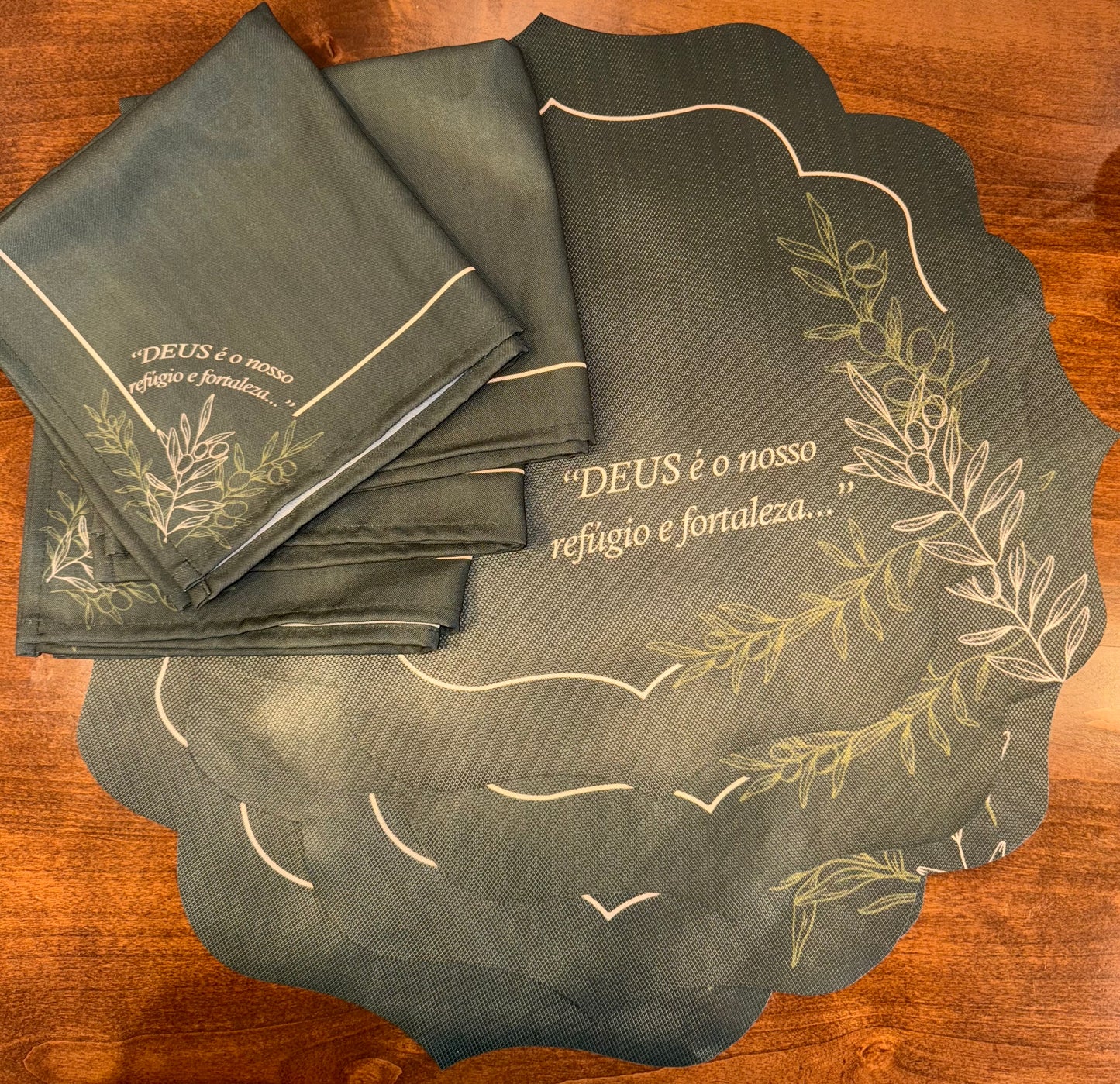 Religious Placemat – Kit with 4 Placemats + 4 Napkins