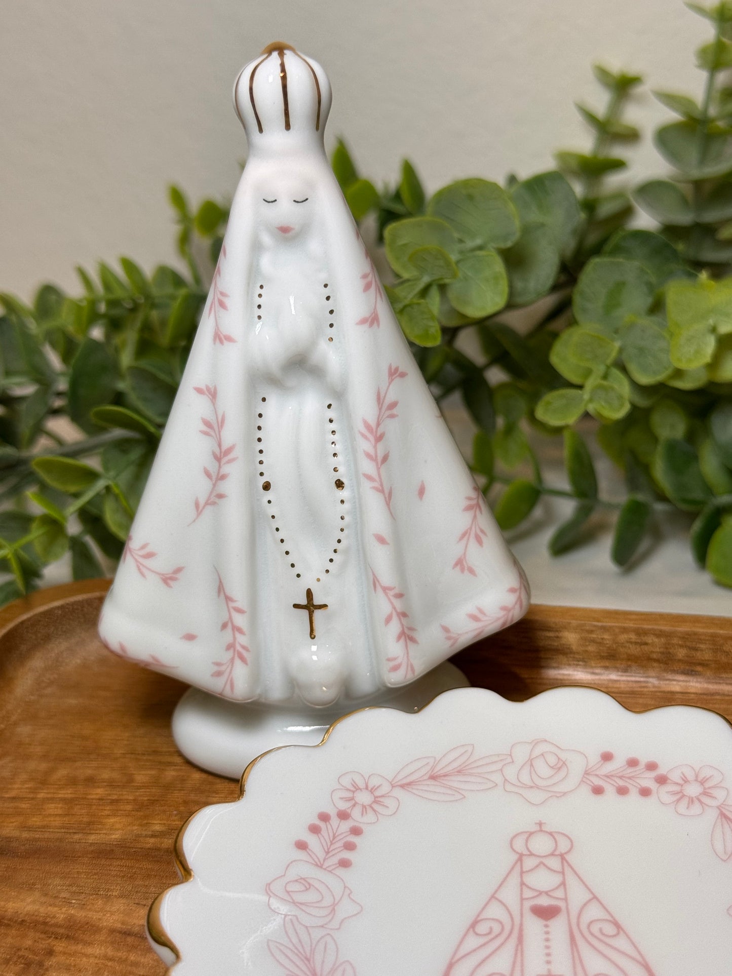 Porcelana - Nuestra Señora de Aparecida + Platillo Dorado
