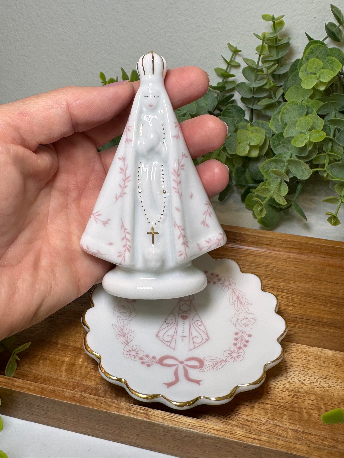 Porcelana - Nuestra Señora de Aparecida + Platillo Dorado