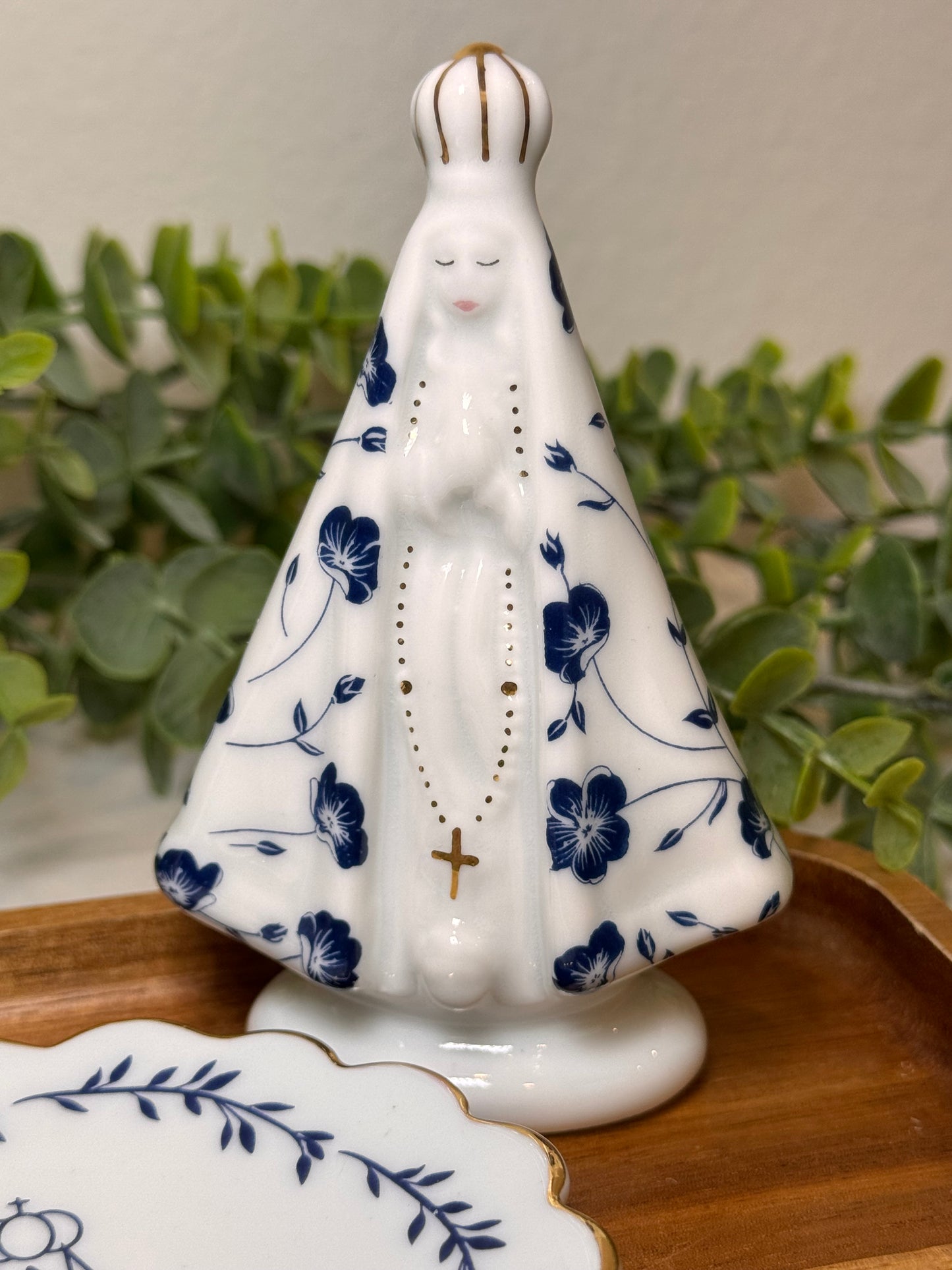 Porcelana - Nuestra Señora de Aparecida + Platillo Dorado