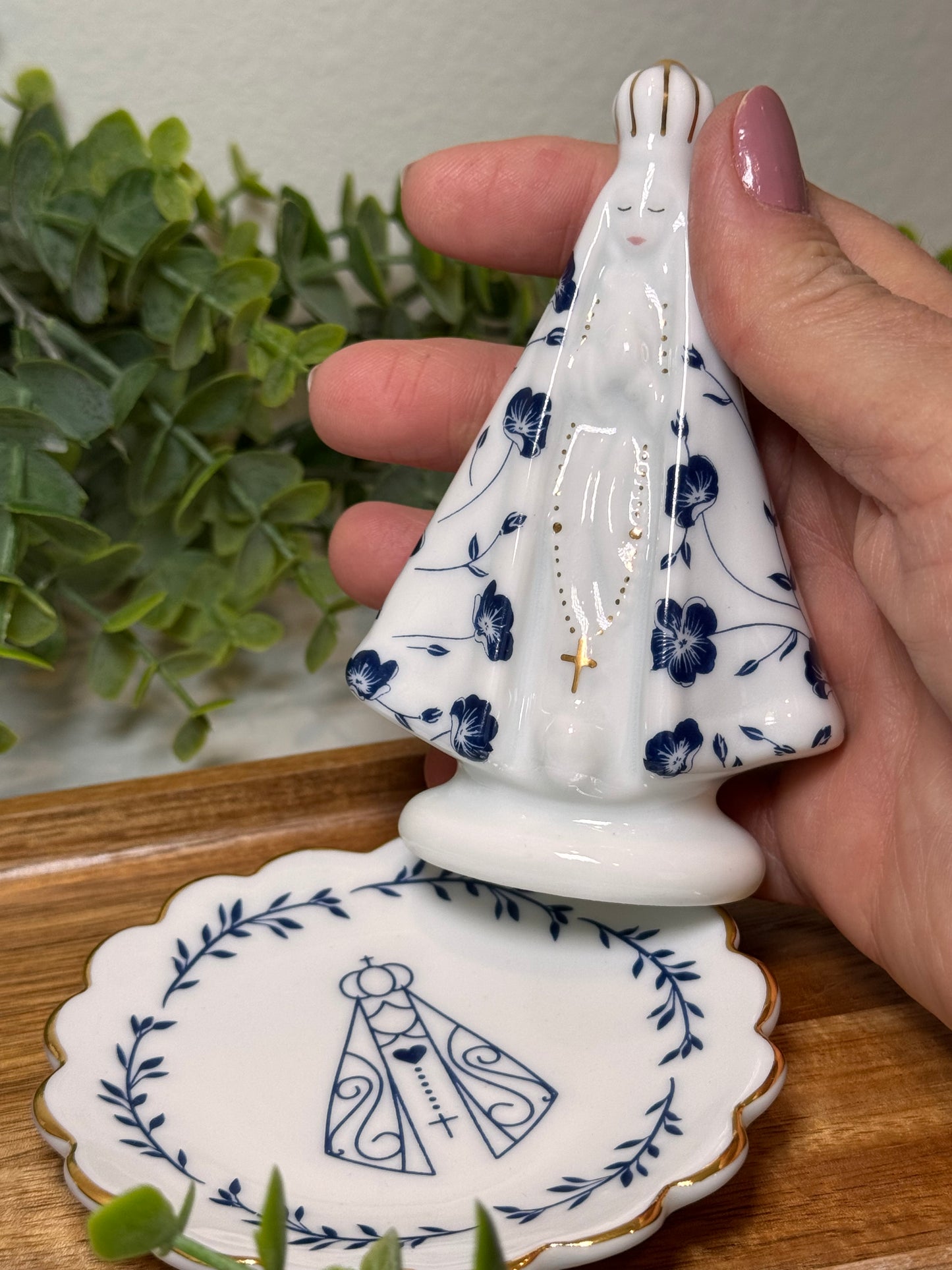 Porcelana - Nuestra Señora de Aparecida + Platillo Dorado