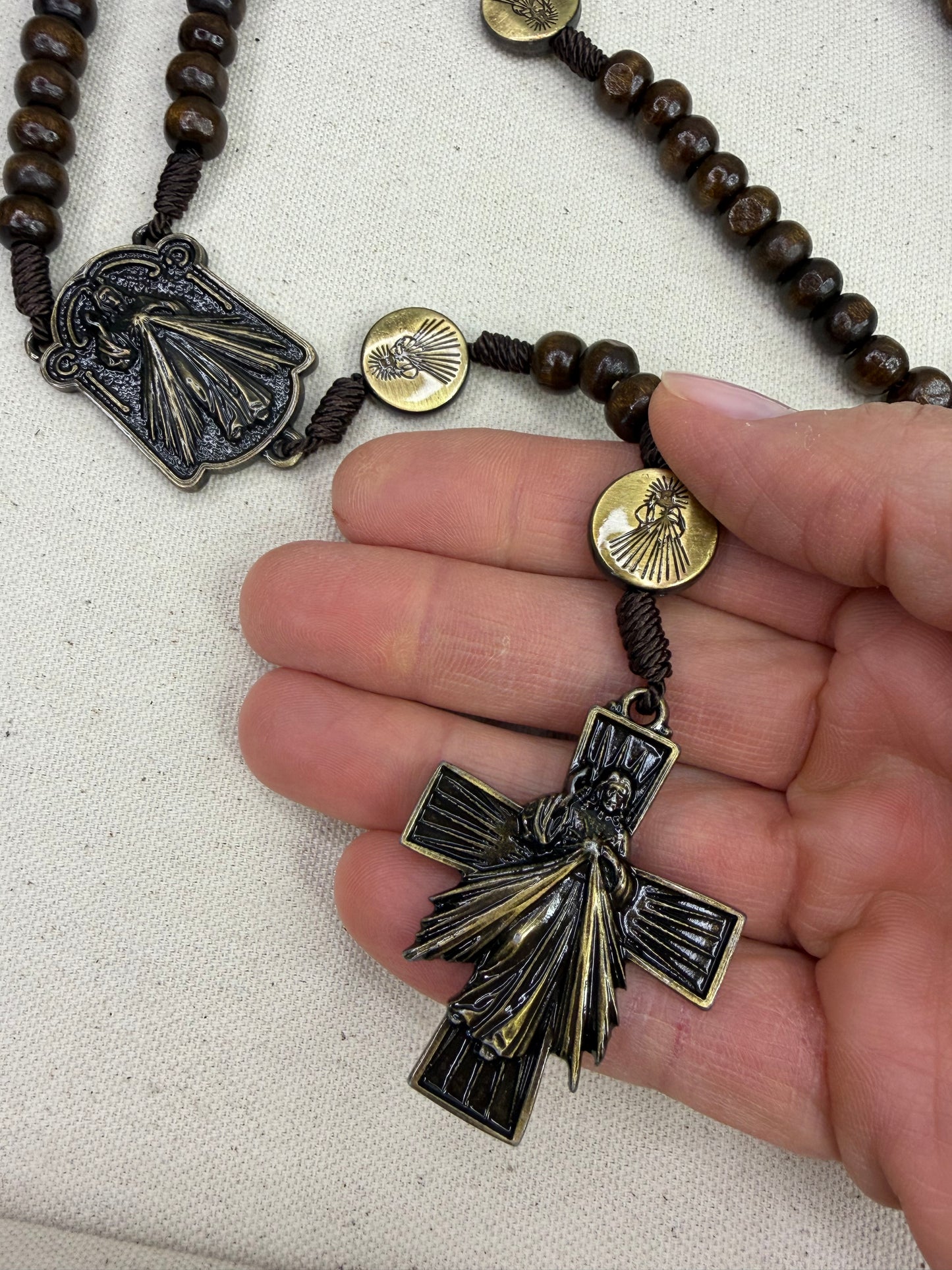 Rosario Jesús Misericordioso en Madera Oscura