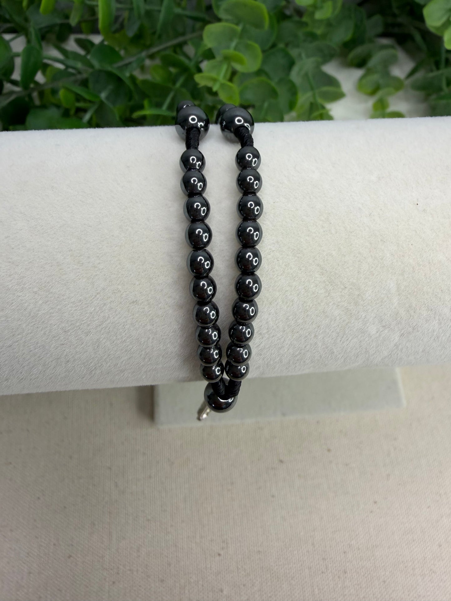 Hematite Rosary Bracelet with Crucifix – Faith and strength in the essential