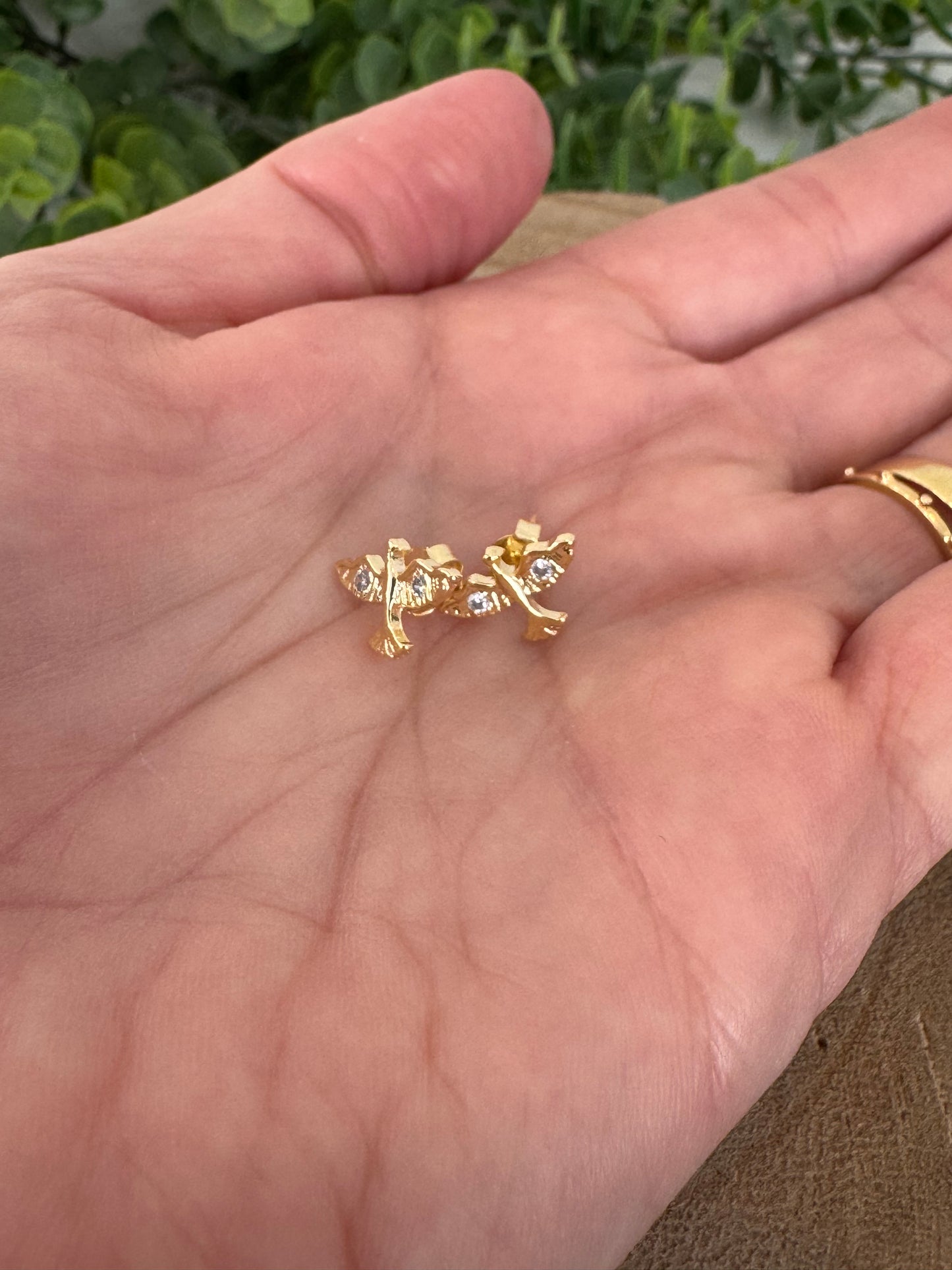 Brinco Espírito Santo com Zircônias – Semijoia