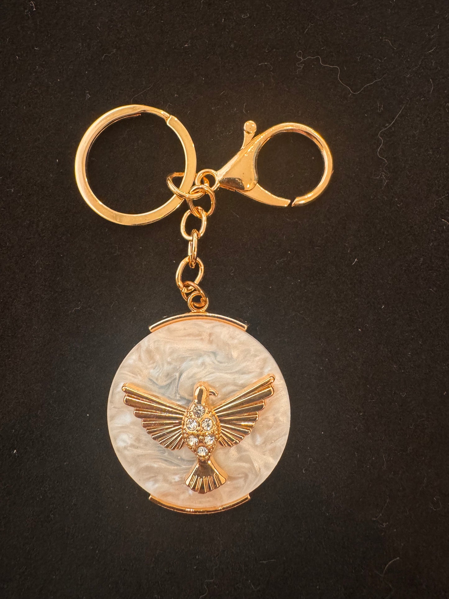 Llavero de Madreperla del Espíritu Santo