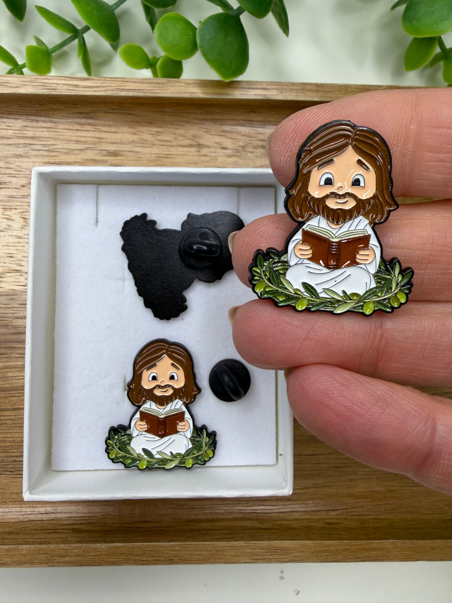 Bóton Jesus com a Palavra de Deus