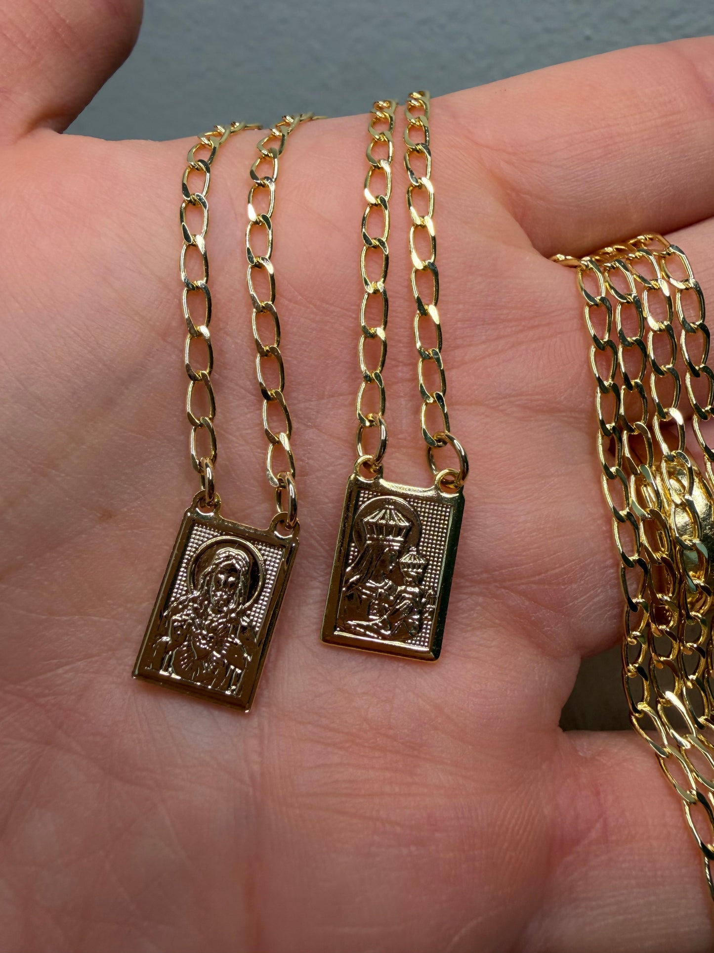Escapulário Cartier – Banhado a Ouro