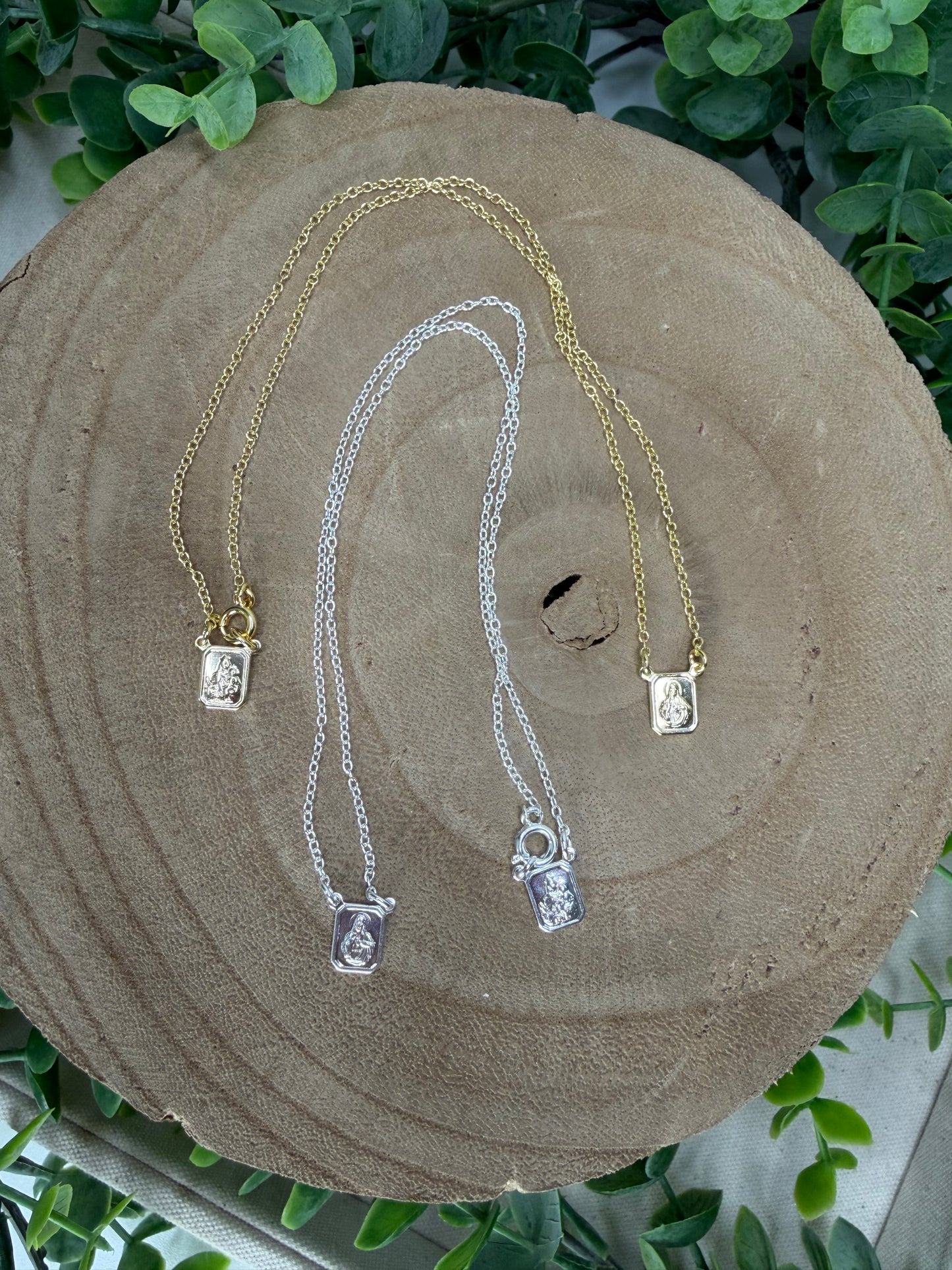 Escapulário Choker com Fecho – Banhado a Ouro ou Prata