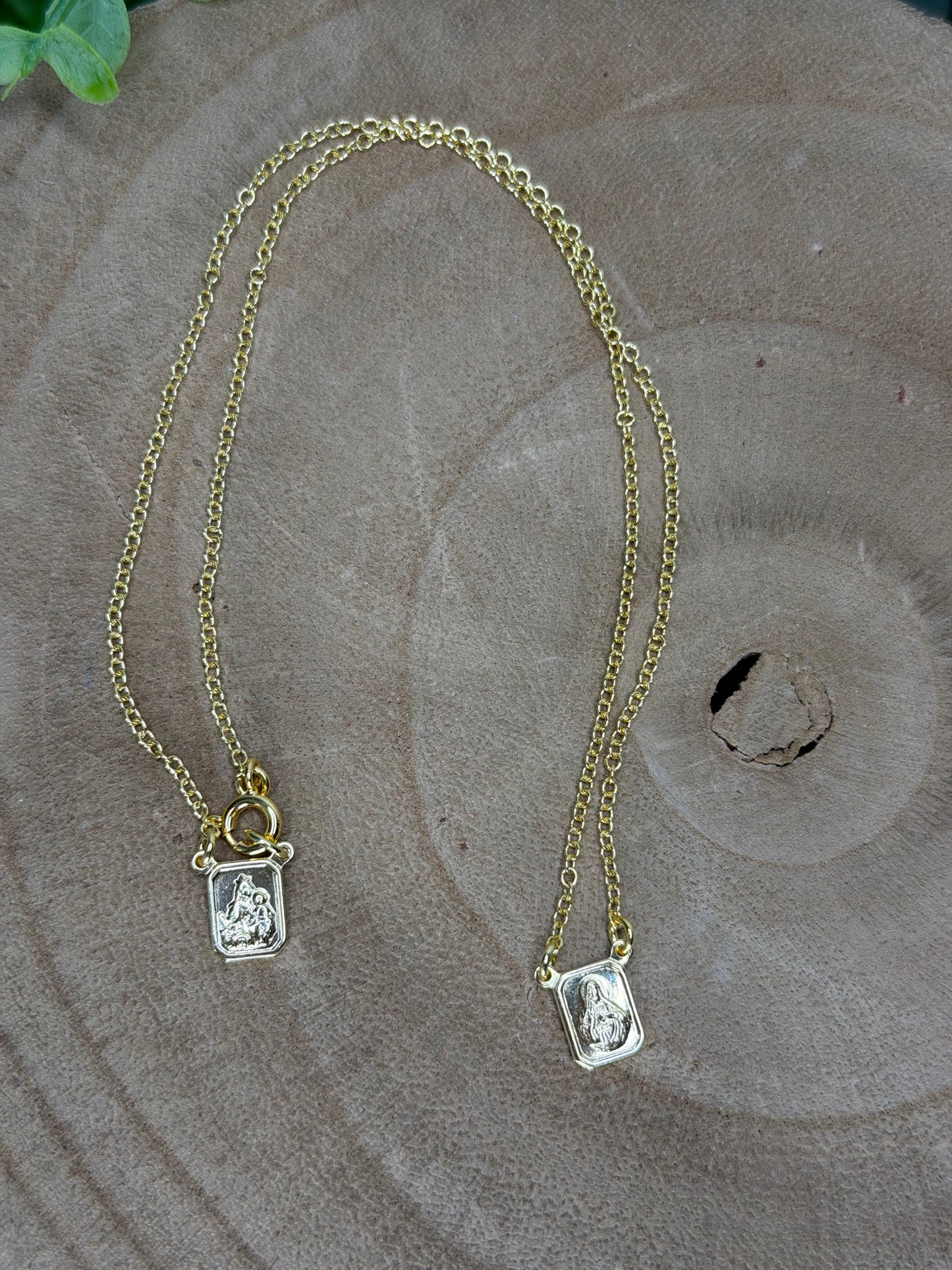 Escapulário Choker com Fecho – Banhado a Ouro ou Prata