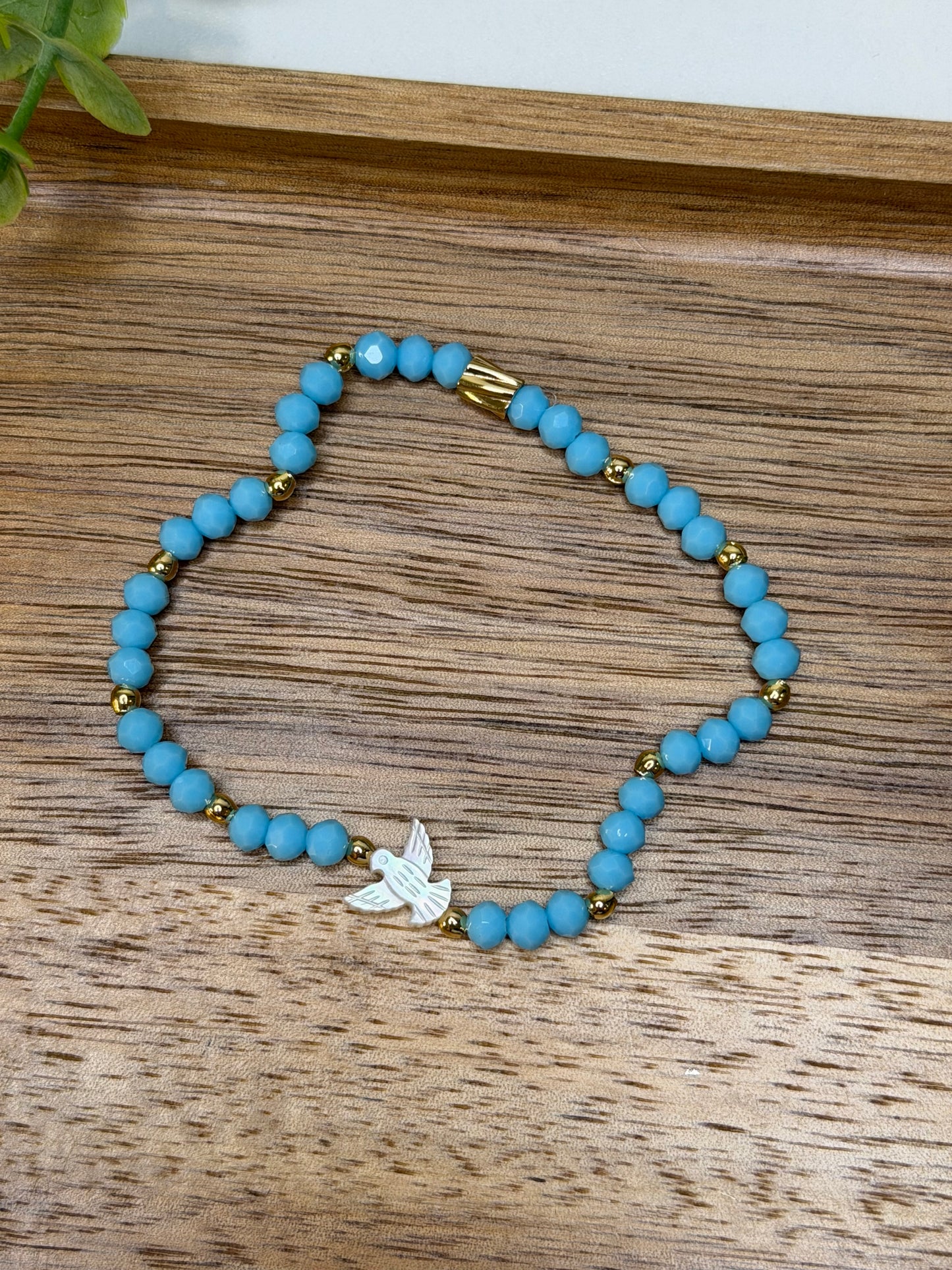 Pulseira de Cristais com Espírito Santo em Madrepérola