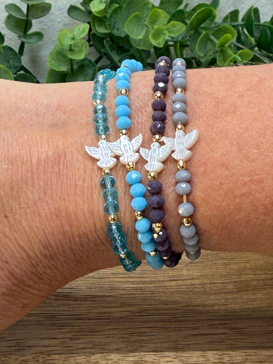 Pulseira de Cristais com Espírito Santo em Madrepérola