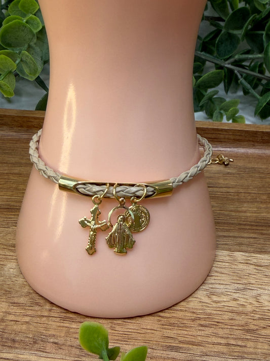 Pulseira Feminina Corino Trançado – Crucifixo, Nossa Senhora das Graças e São Bento