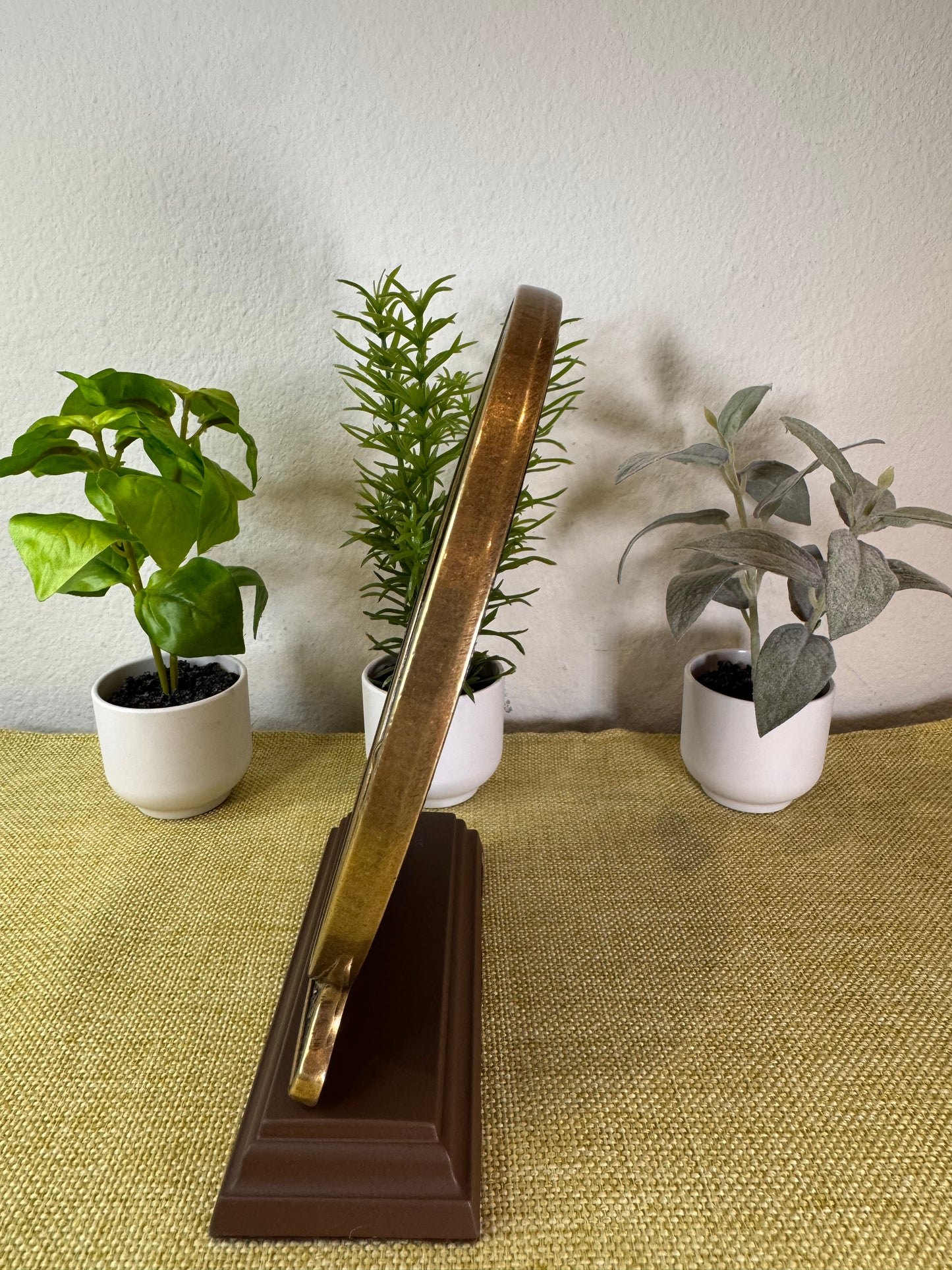 Adorno de Nossa Senhora de Fátima em Metal Ouro Velho