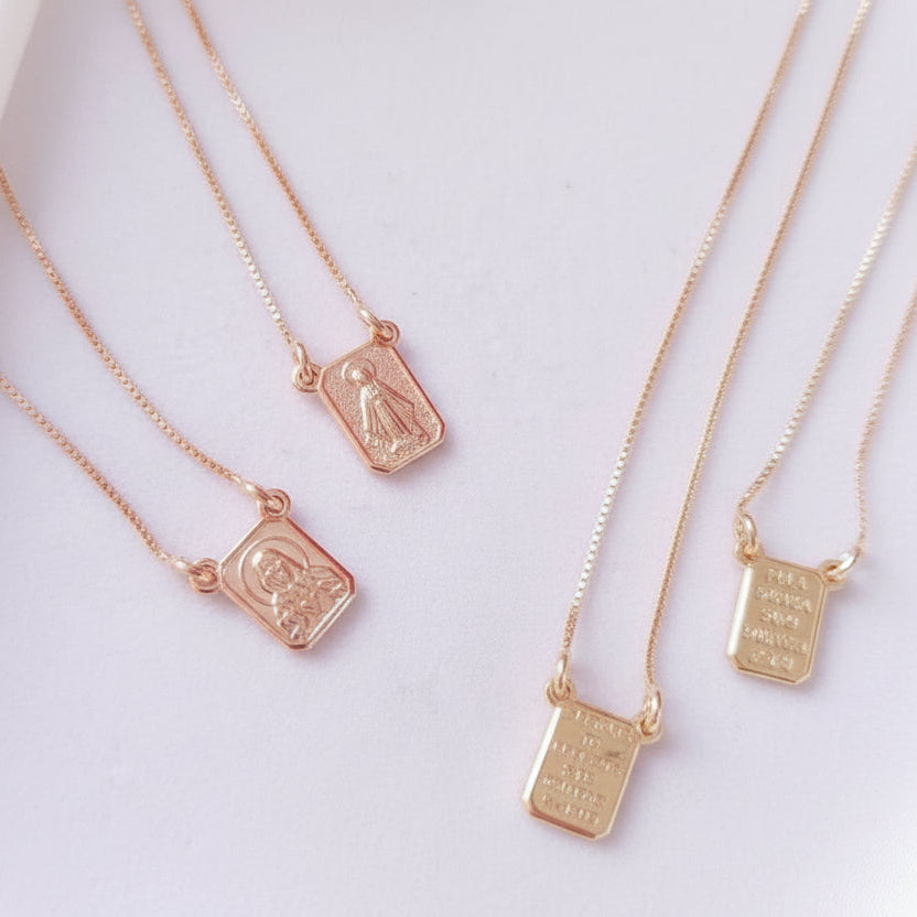 Escapulário Nossa Senhora do Carmo – Plaquinhas Mini | 70cm | Corrente Veneziana | Banhado a Ouro 18K