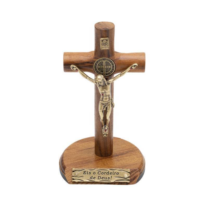 Crucifixo de Mesa em Madeira com Medalha de São Bento – 12 cm