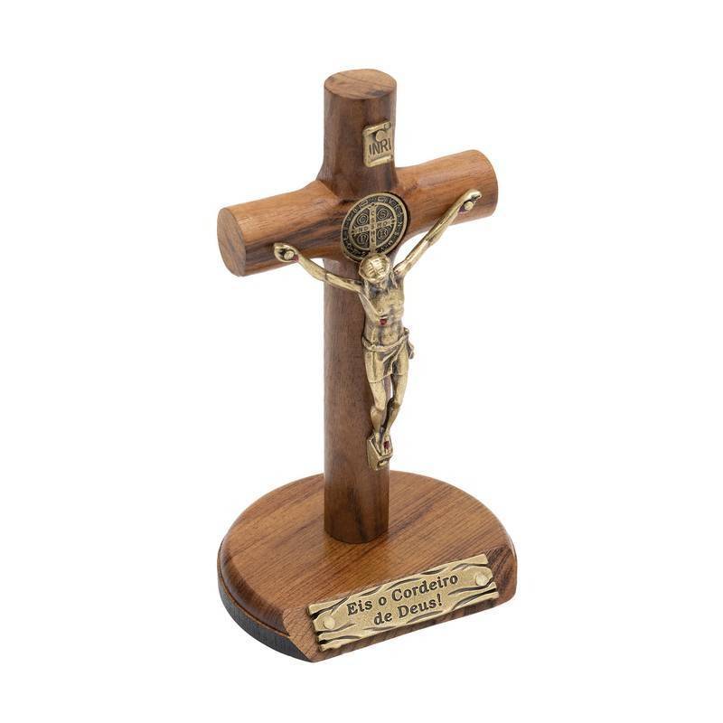 Crucifixo de Mesa em Madeira com Medalha de São Bento – 12 cm