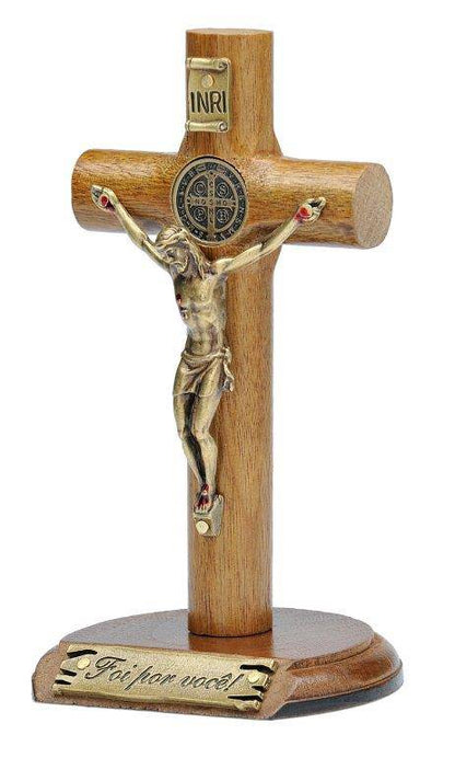 Crucifixo de Mesa em Madeira com Medalha de São Bento – 12 cm