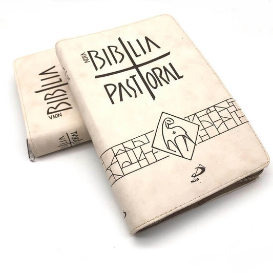 Nova Bíblia Pastoral – Bege com Zíper