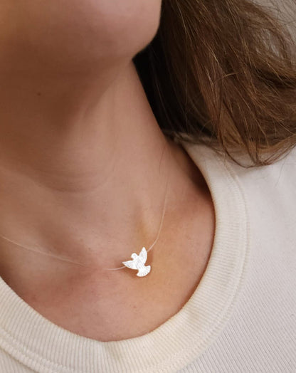 Colar com Espírito Santo em Madrepérola – Fio de Nylon