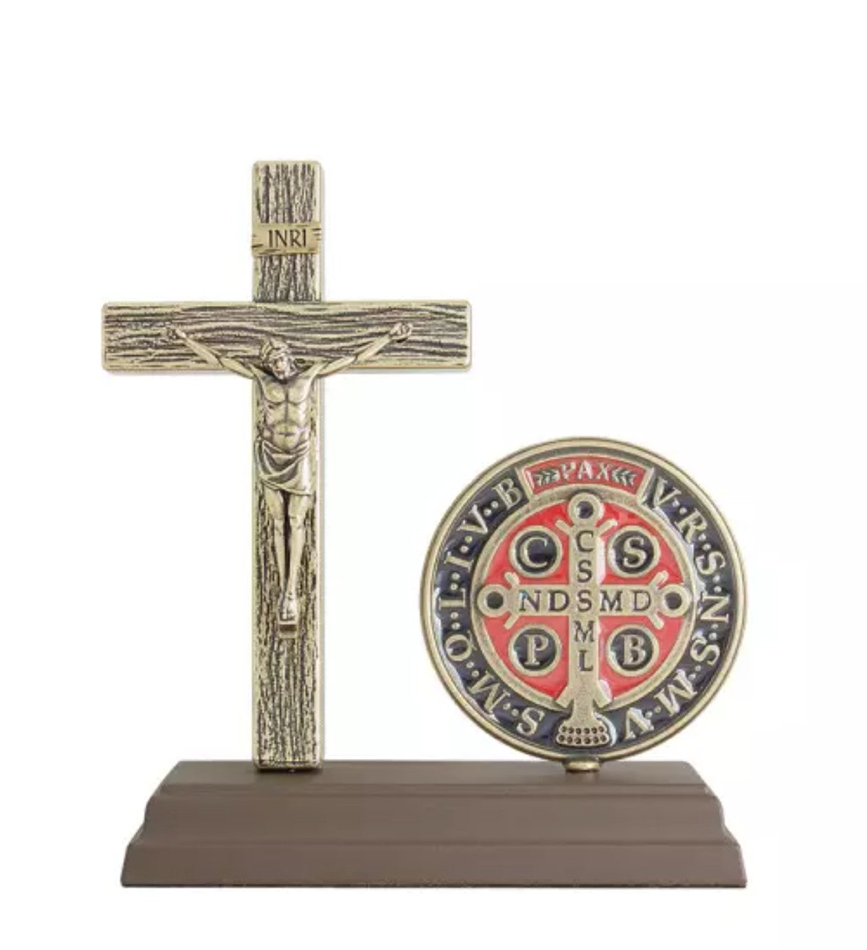 Oratório Crucifixo com Medalha de São Bento – Ouro Velho | 15 cm