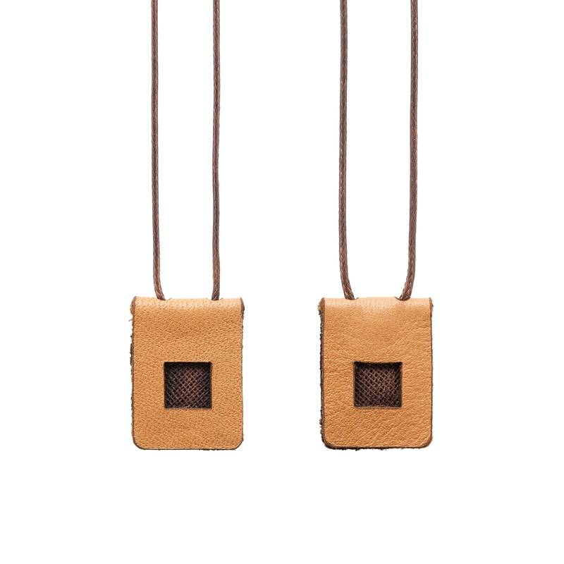 Escapulário de Couro com Folheto – Nossa Senhora do Carmo