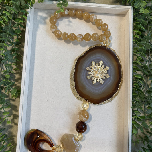 Colar de Mesa Decorativo Espírito Santo em Resina – Tons Caramelo