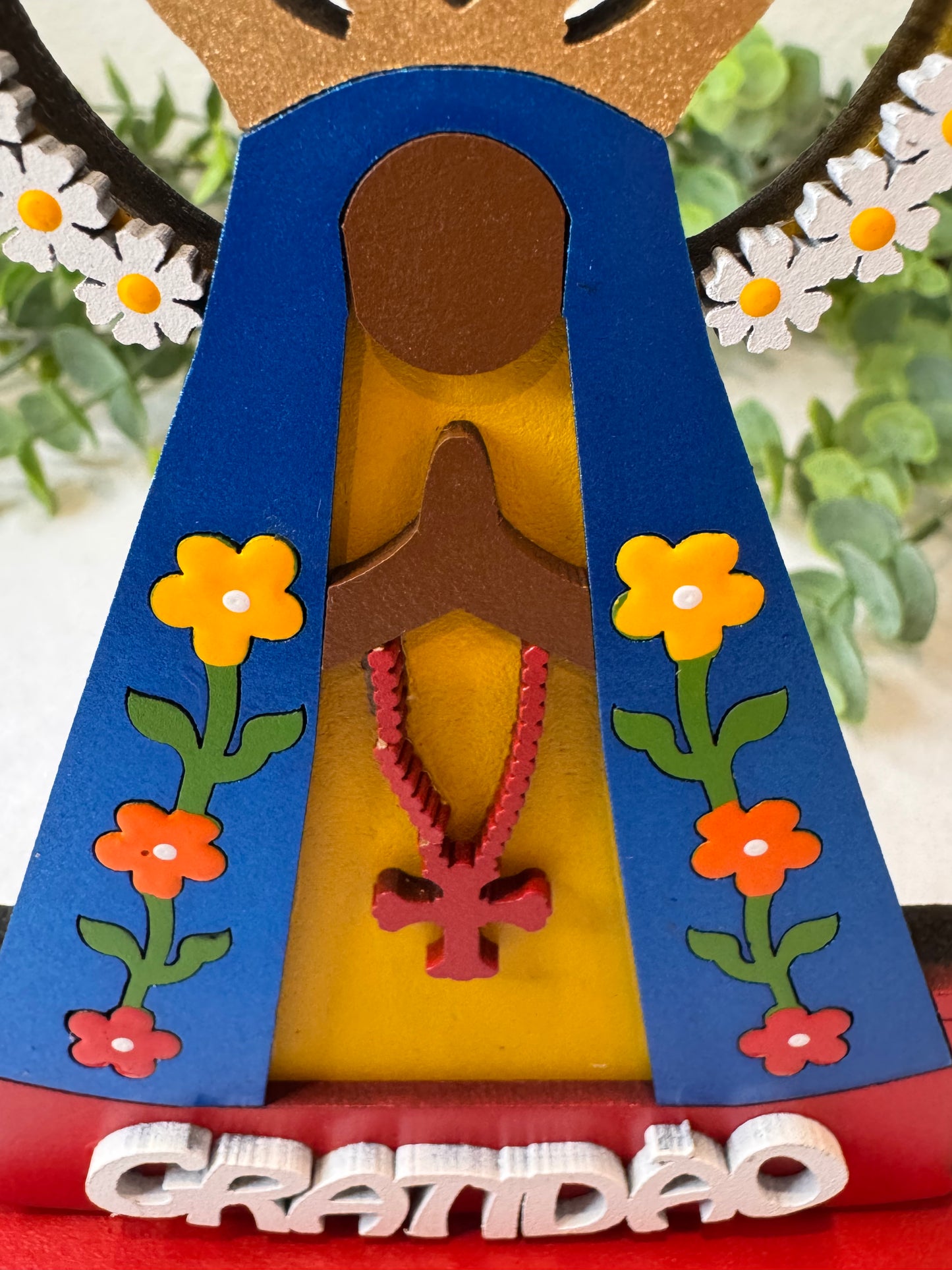 Nuestra Señora de Aparecida con Esplendor Floral Blanco – “Gratitud”
