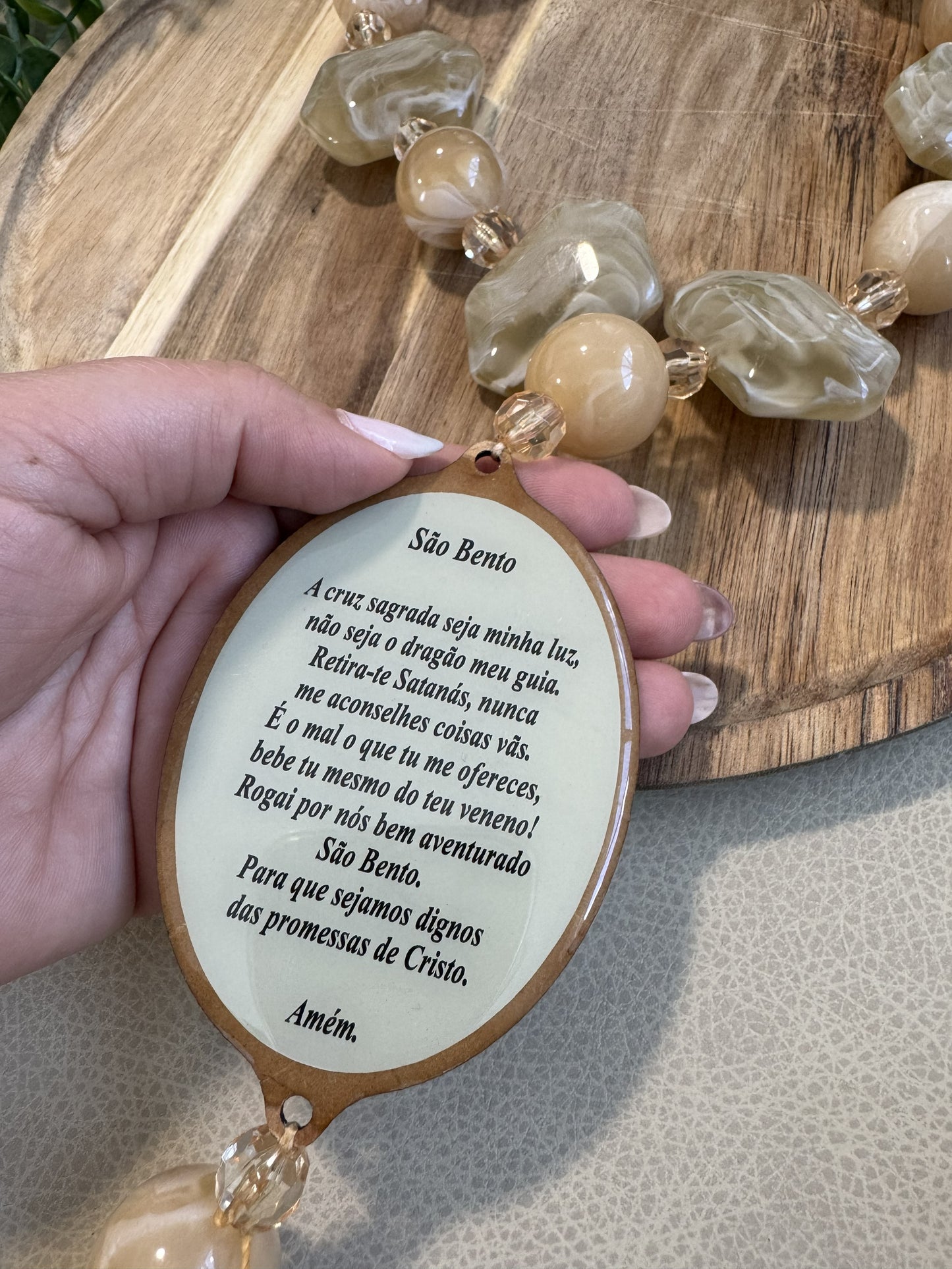 Colar Decorativo São Bento com Oração – Proteção e Devoção