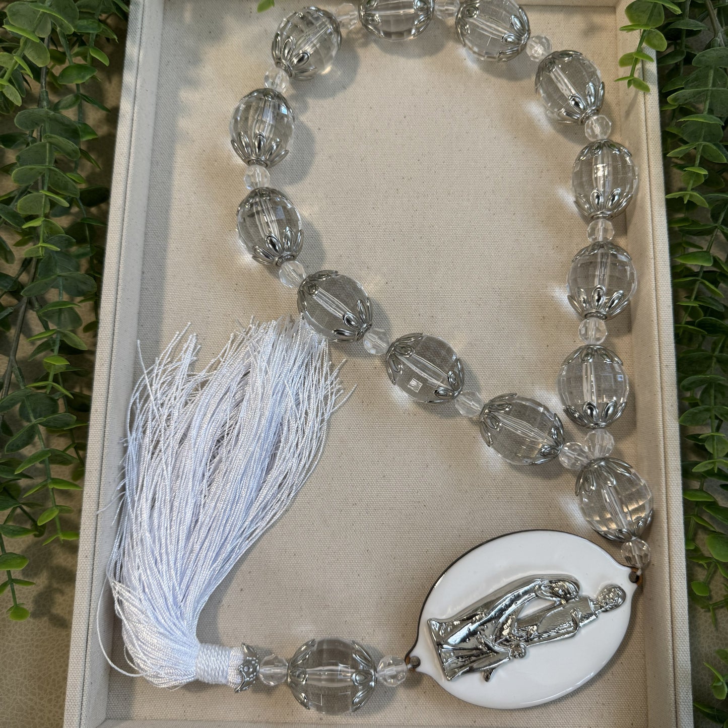 Colar Decorativo Sagrada Família – Presença que Abençoa o Lar