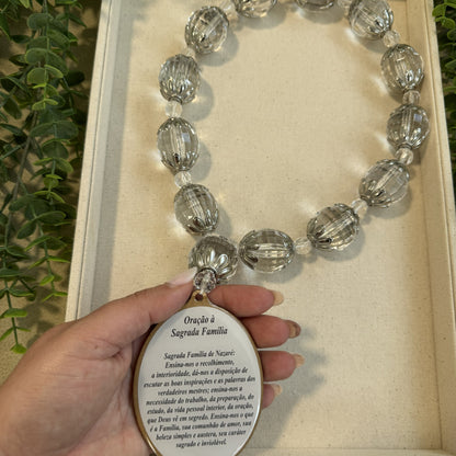 Colar Decorativo Sagrada Família – Presença que Abençoa o Lar