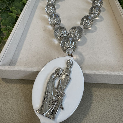 Colar Decorativo Sagrada Família – Presença que Abençoa o Lar