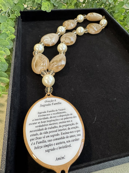 Decorative Holy Family Necklace – A Presence that Blesses the Home