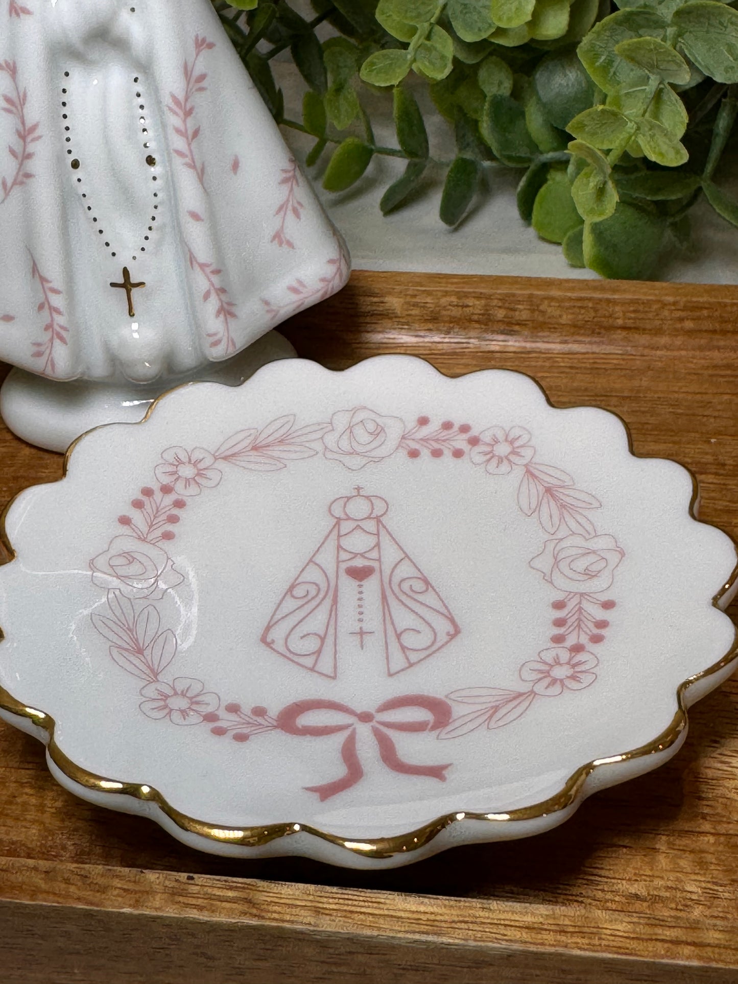 Porcelana - Nuestra Señora de Aparecida + Platillo Dorado