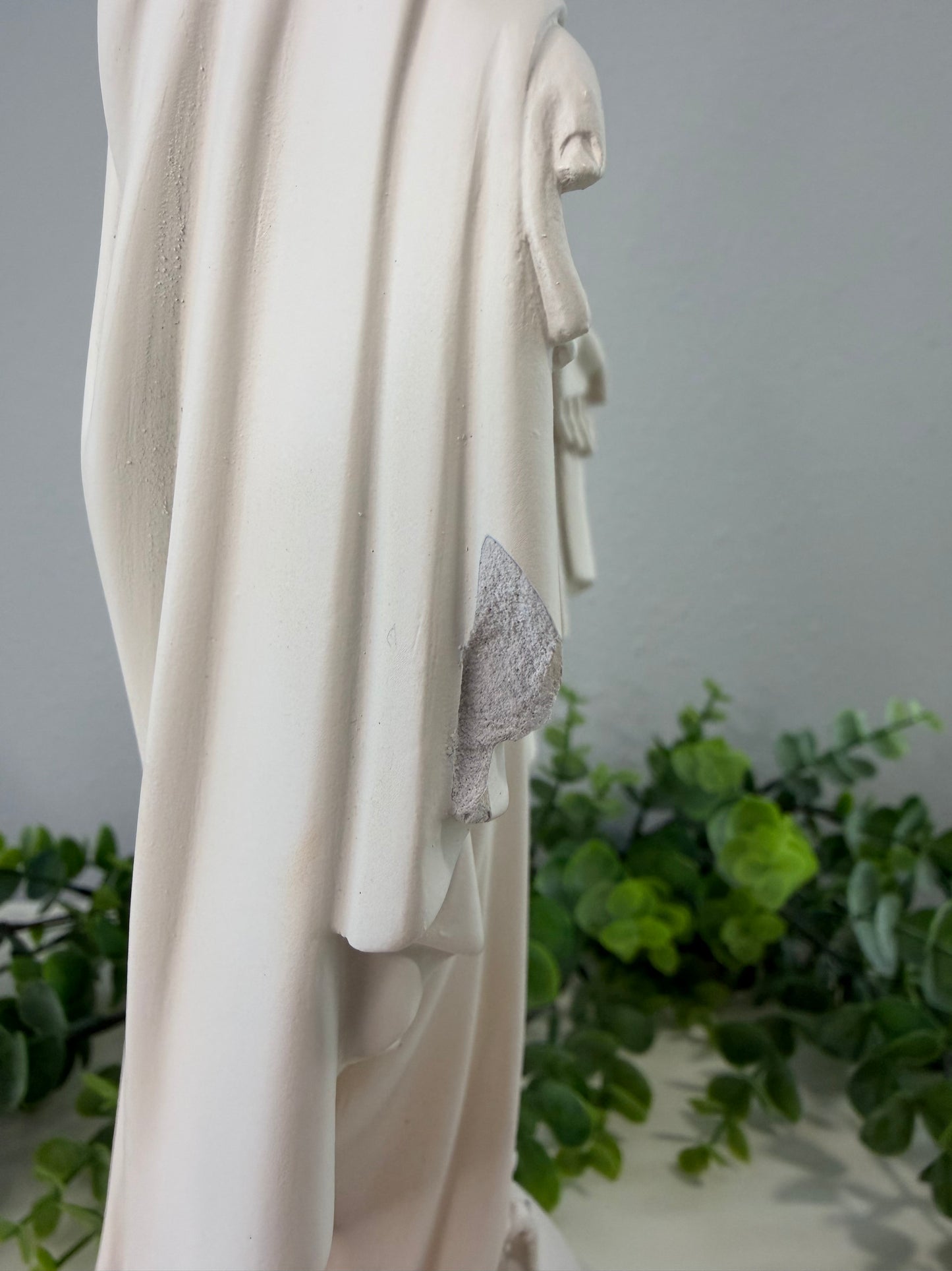 Our Lady of Grace with Halo – 30cm | Piece with delicate damage