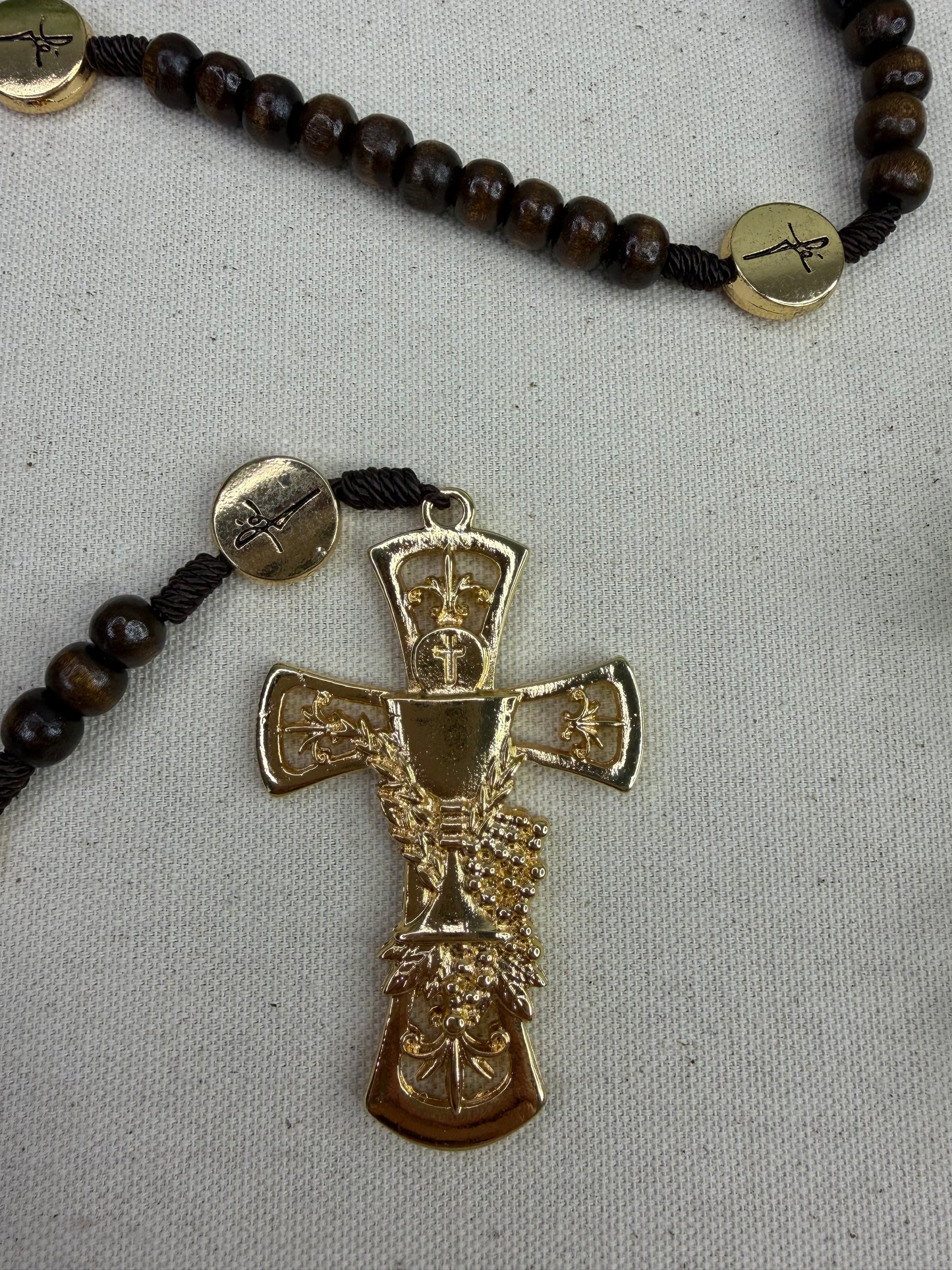 Rosario Eucarístico de Madera Oscura