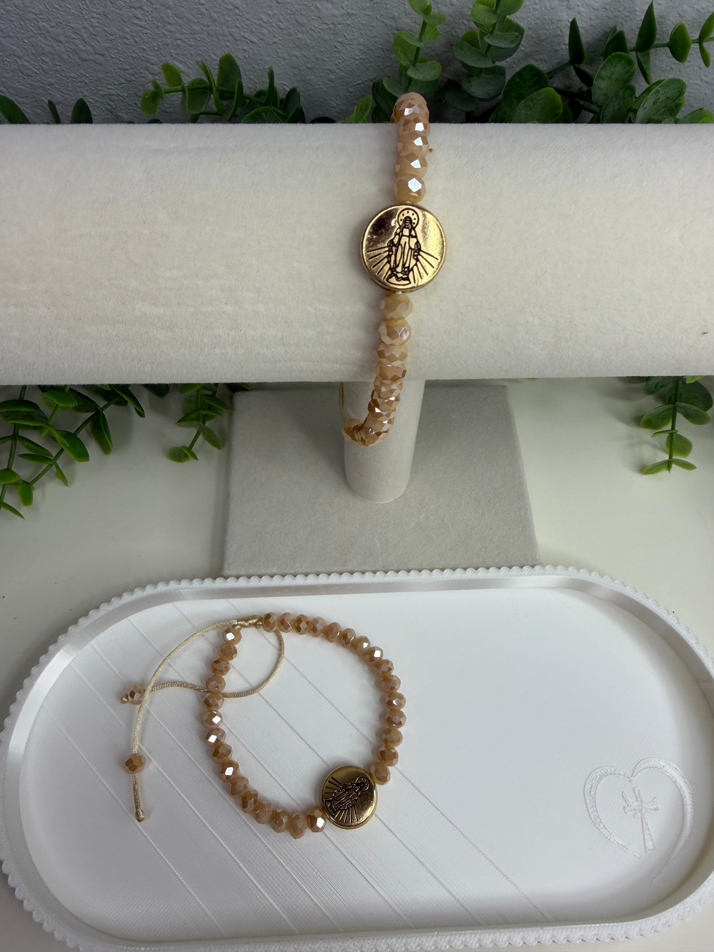 Pulsera Ajustable Nuestra Señora de la Medalla Milagrosa en Cristales Beige