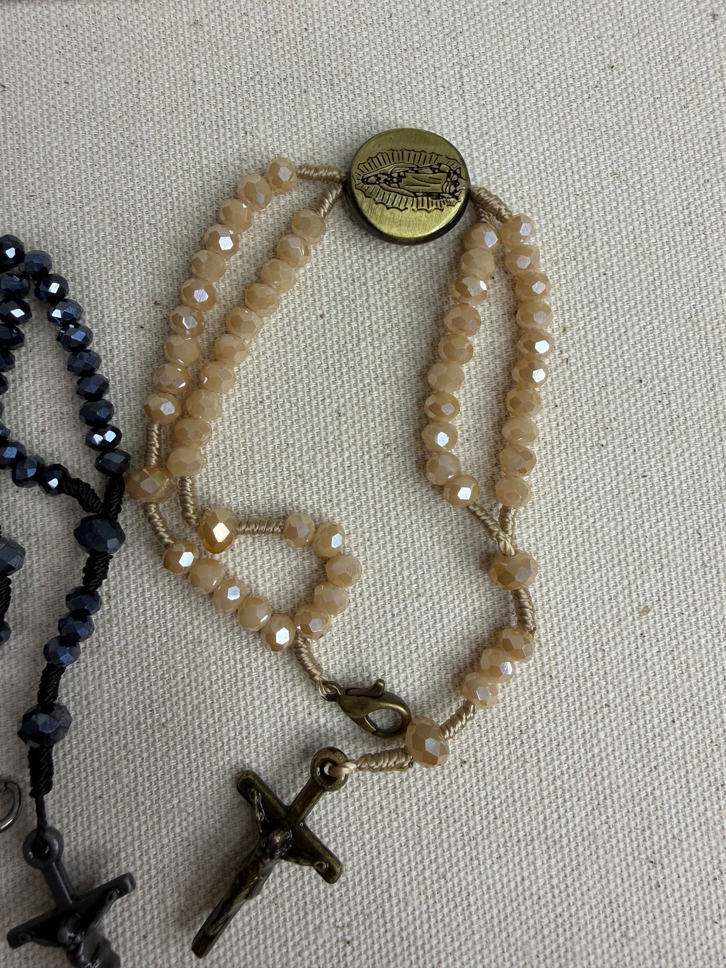 Pulseira Terço Nossa Senhora de Guadalupe com Cristais