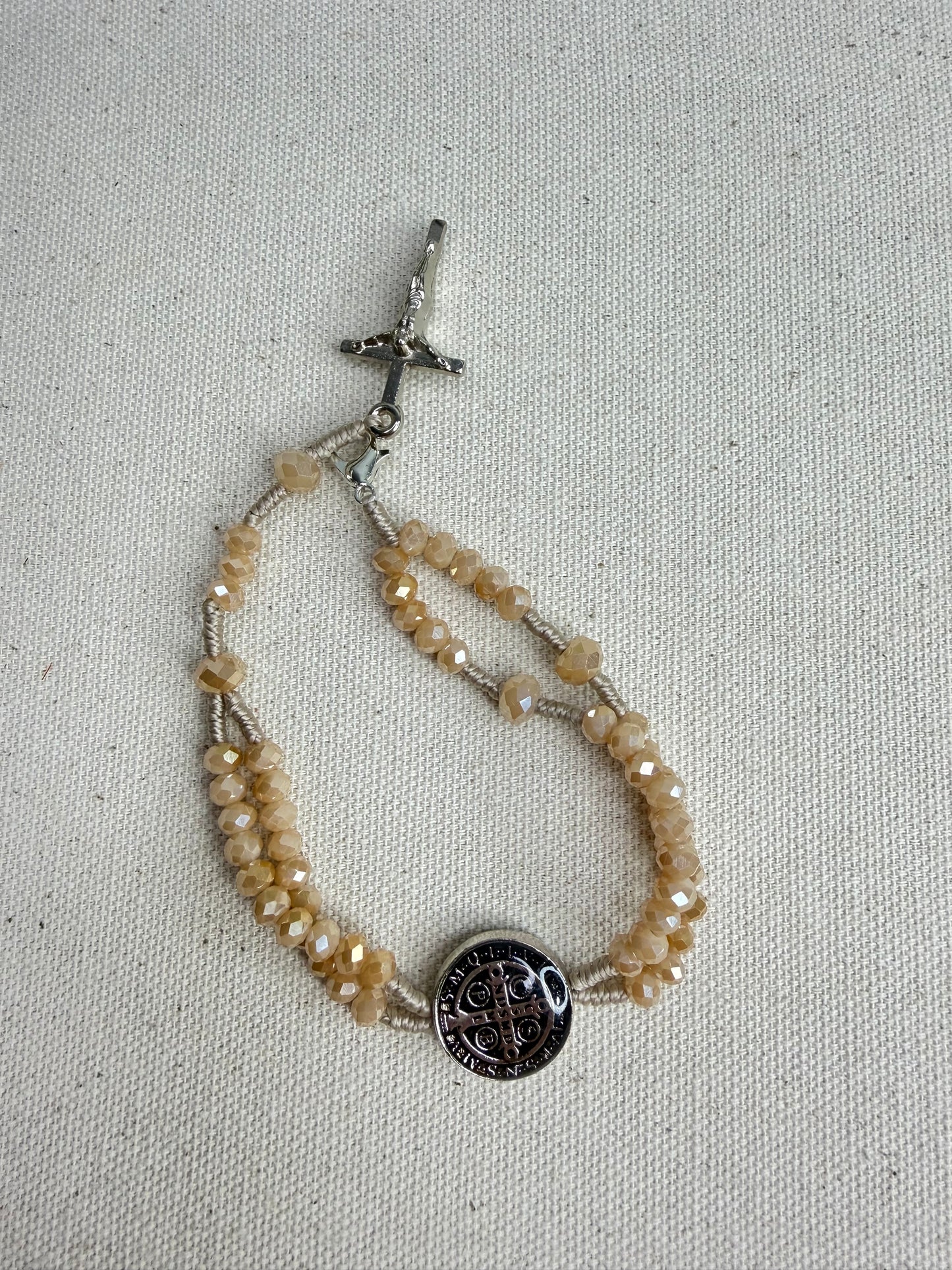 Pulseira Terço de São Bento em Cristais – Proteção, Fé e Elegância