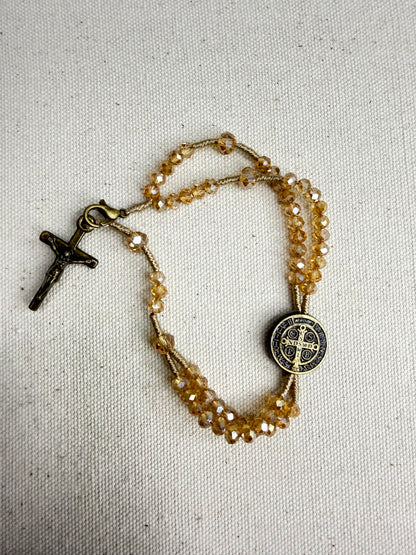 Pulseira Terço de São Bento em Cristais – Proteção, Fé e Elegância