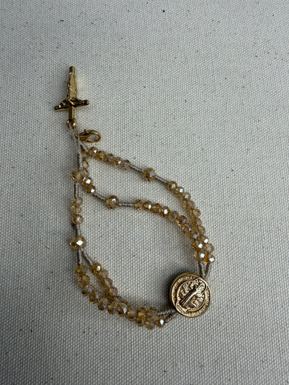 Pulseira Terço de São Bento em Cristais – Proteção, Fé e Elegância