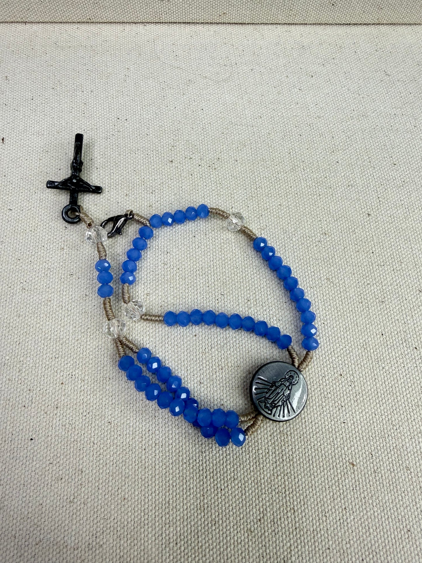 Pulseira Terço de Cristal Nossa Senhora das Graças – Doçura, proteção e fé